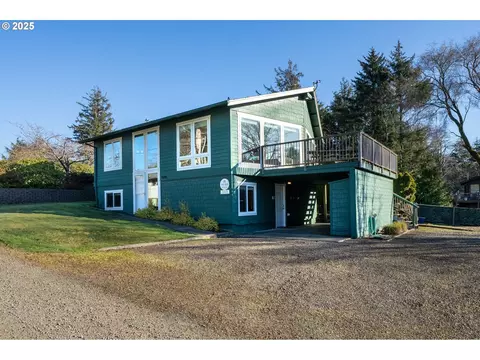 1045 Oceanic Pl, Tillamook, OR 97141