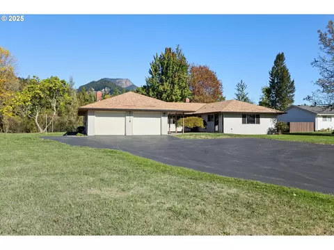 106 Pahatu St, North Bonneville, WA 98639