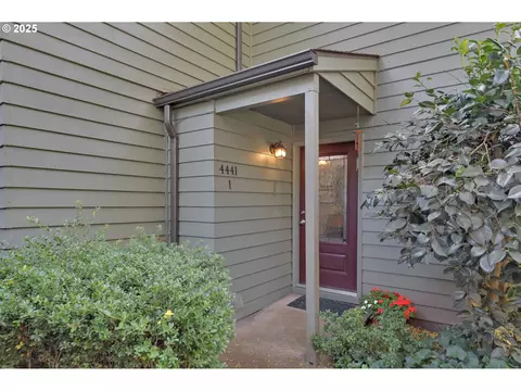 4441 Fox Hollow Rd #1, Eugene, OR 97405