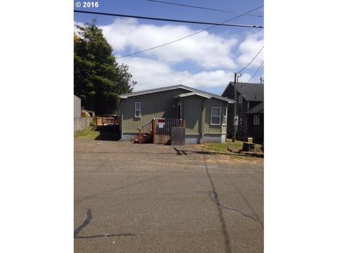 204 Third St, Garibaldi, OR 97118 photo 1
