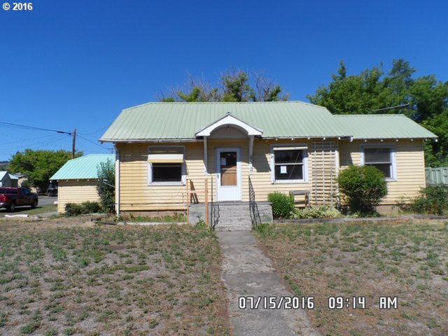 294 S 8th Ave, Elgin, OR 97827 photo 1