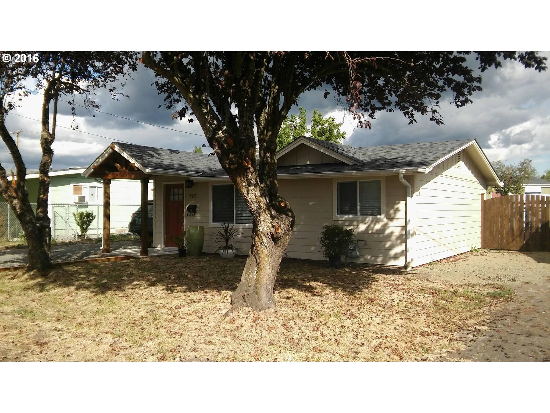 705 19th St, Springfield, OR 97477 photo 1