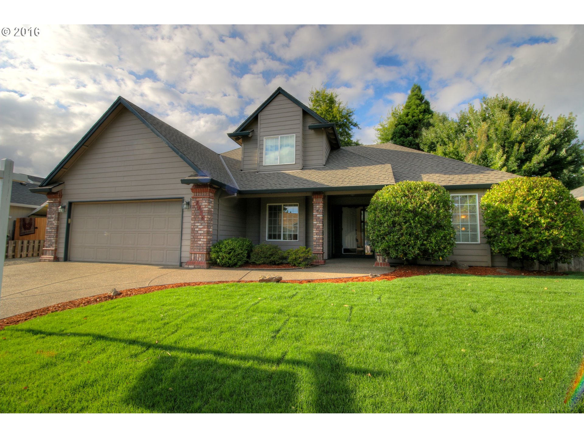 1356 SE 12th Loop, Canby, OR 97013 photo 1