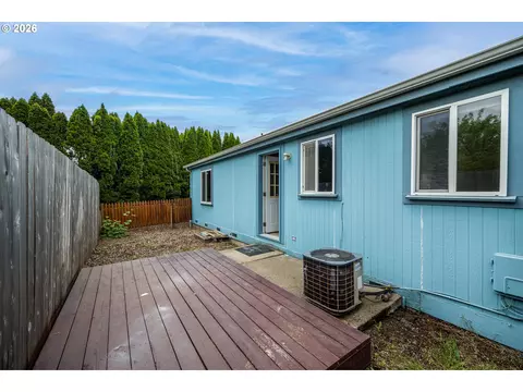 Exterior - 5510 E St, Springfield, OR 97478 photo 3 of 3