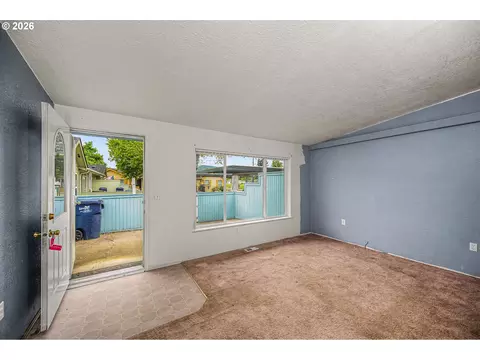 Living - 5510 E St, Springfield, OR 97478 photo 2 of 2