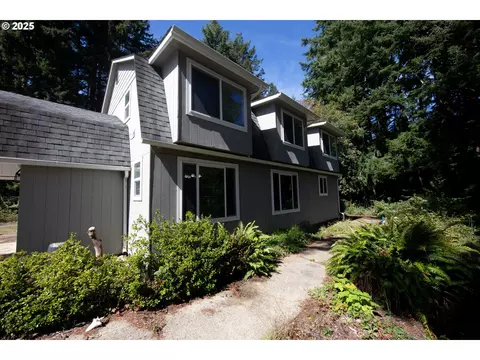5659 Canary Rd, Florence, OR 97439