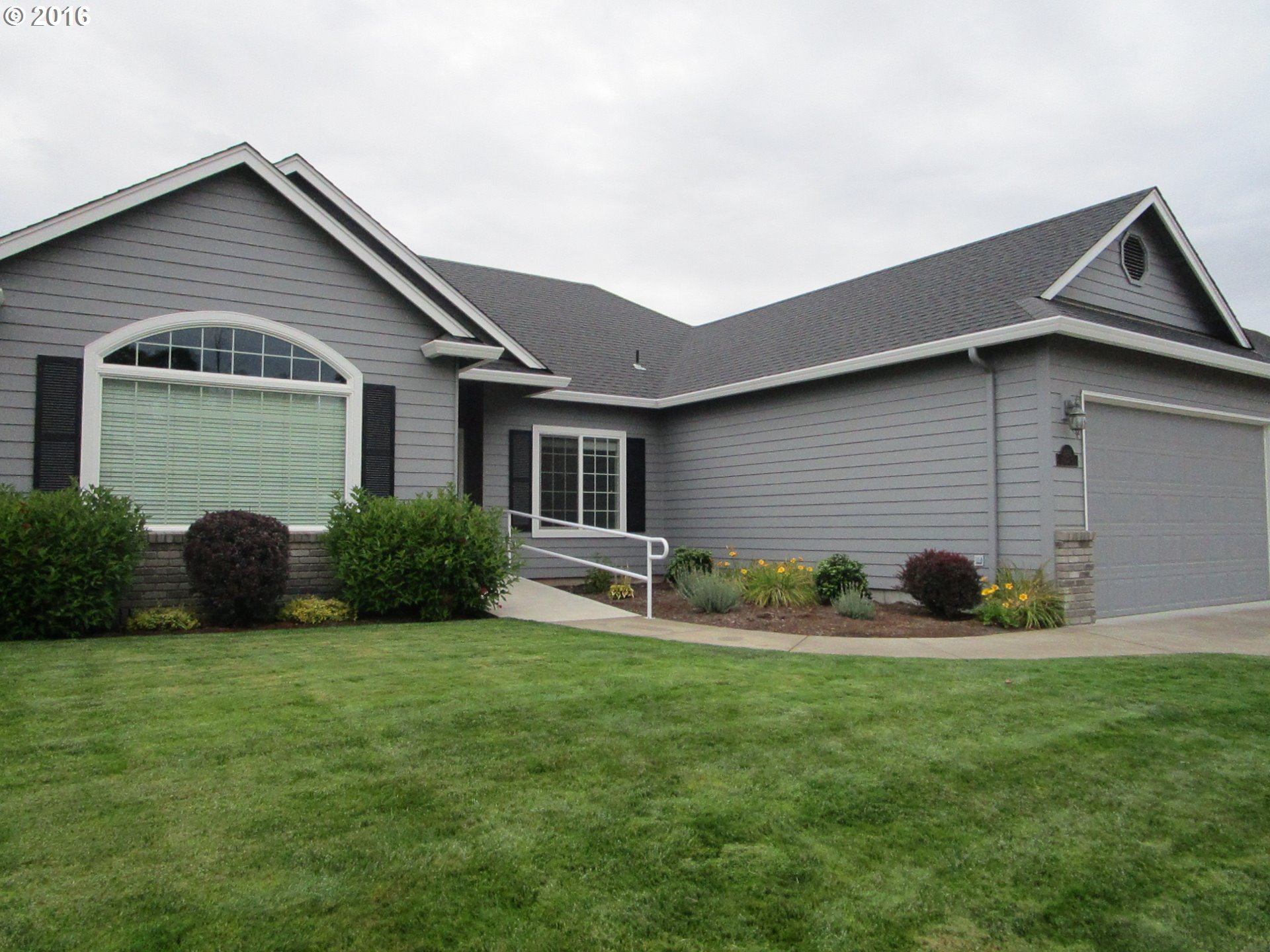 4654 Symphony Dr, Eugene, OR 97404 photo 1