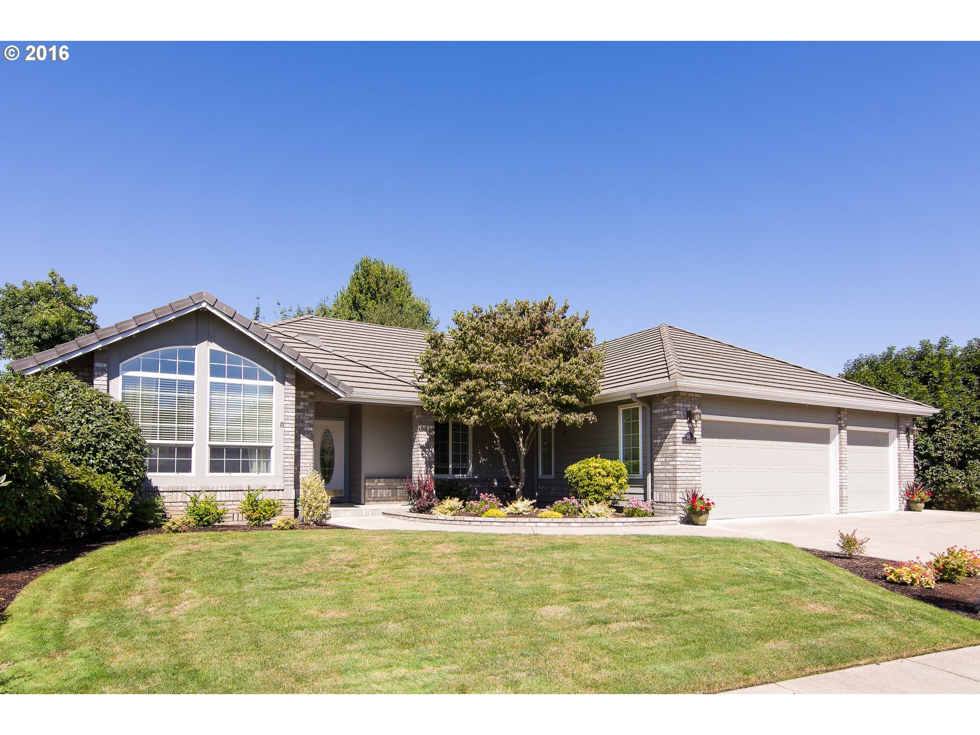 969 Mckenzie Crest Dr, Springfield, OR 97477 photo 1