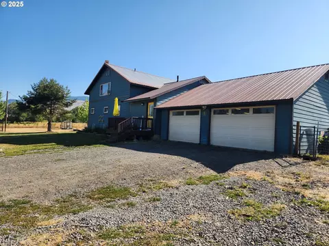 1008 Foster St, Cove, OR 97824