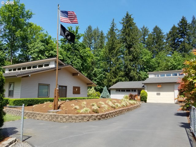 604 W Central St, Gates, OR 97346 photo 1