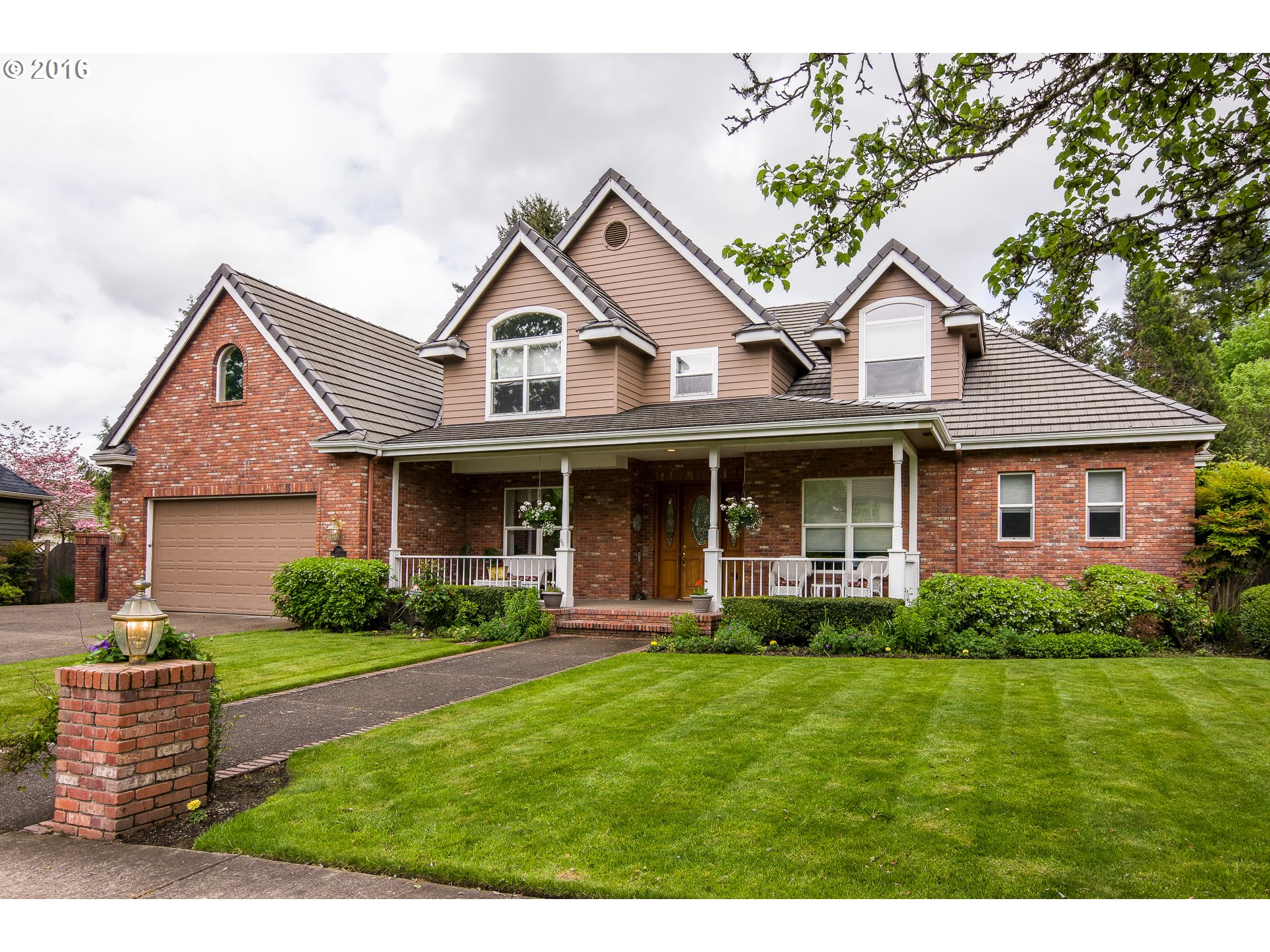 3895 Meadow View Dr, Eugene, OR 97408 photo 1