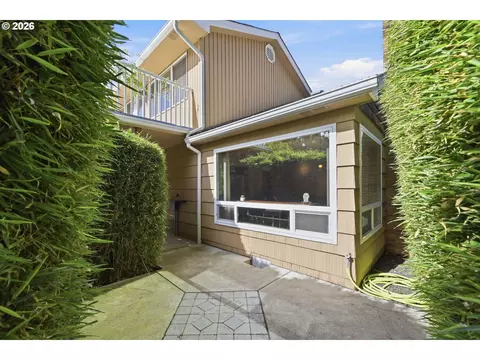 Exterior - 1590 Corum Ave, Eugene, OR 97401 photo 7 of 15