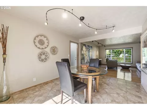 Dining - 1590 Corum Ave, Eugene, OR 97401 photo 2 of 2
