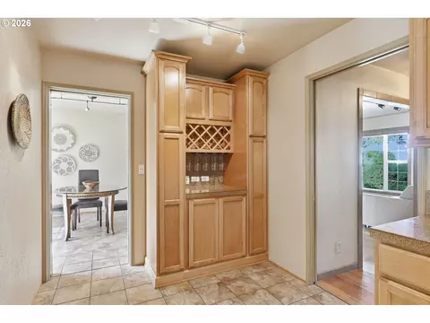 Kitchen - 1590 Corum Ave, Eugene, OR 97401 photo 3 of 4
