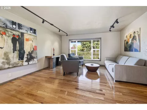 Living - 1590 Corum Ave, Eugene, OR 97401 photo 1 of 5