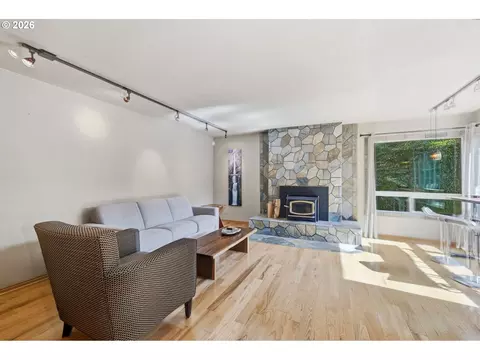Living - 1590 Corum Ave, Eugene, OR 97401 photo 4 of 5