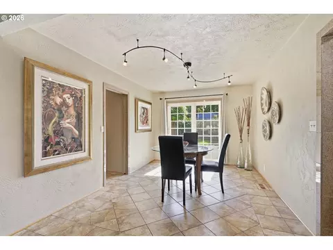 Dining - 1590 Corum Ave, Eugene, OR 97401 photo 1 of 2