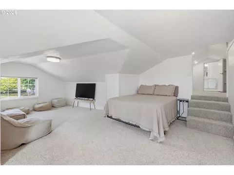 Bedroom - 1590 Corum Ave, Eugene, OR 97401 photo 6 of 6