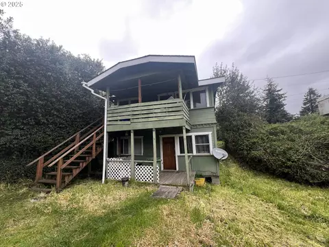 404 State St, North Bend, OR 97459
