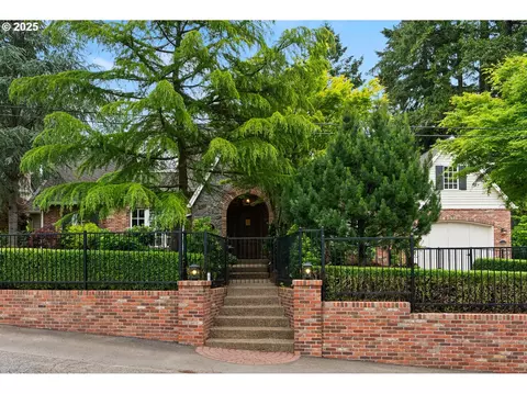635 Iron Mountain Blvd, Lake Oswego, OR 97034