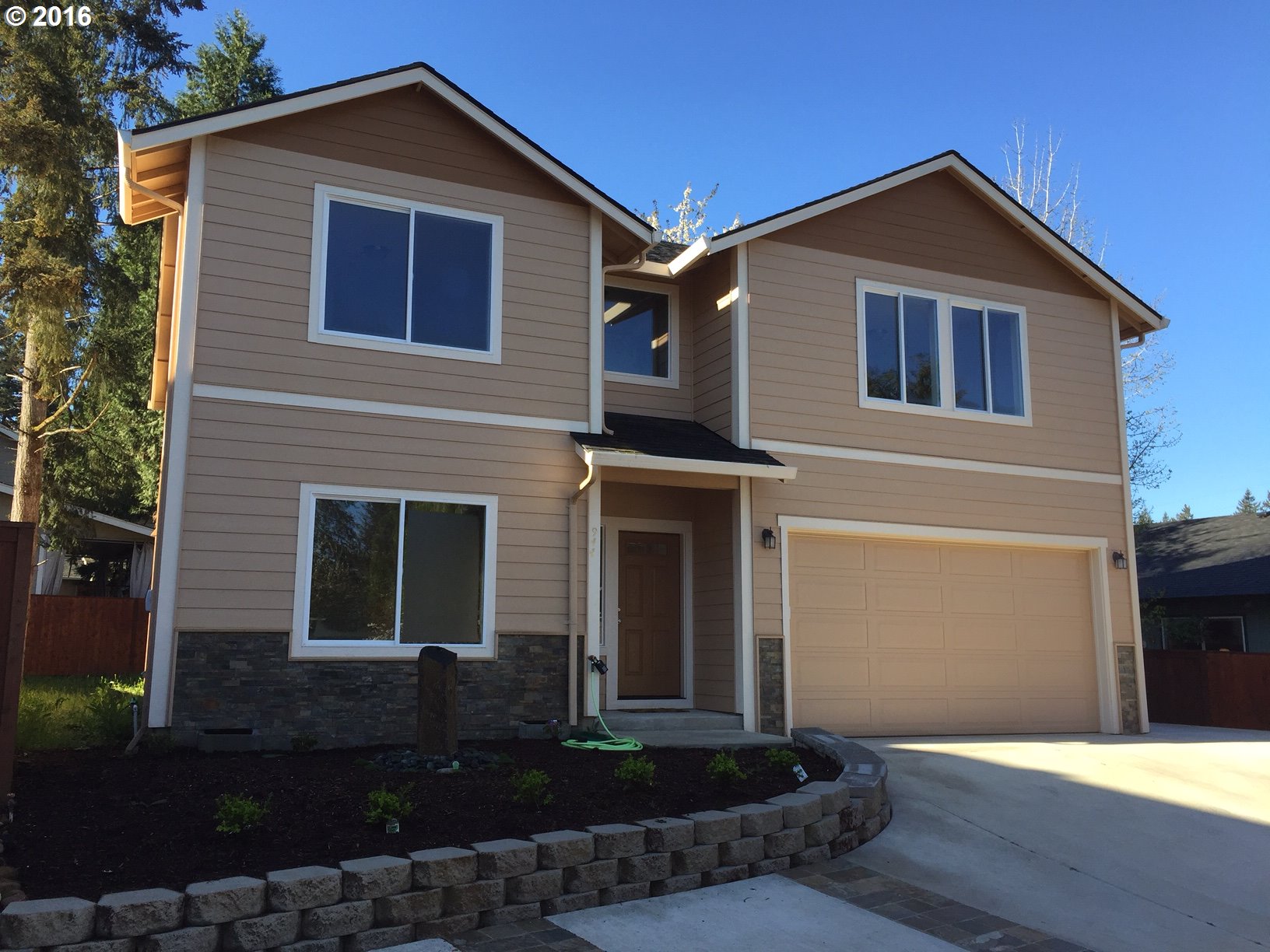 944 S 56th St, Springfield, OR 97478 photo 1