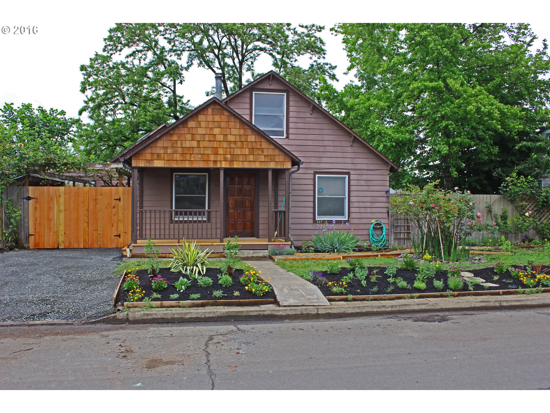 1741 W 10th Ave, Eugene, OR 97402 photo 1