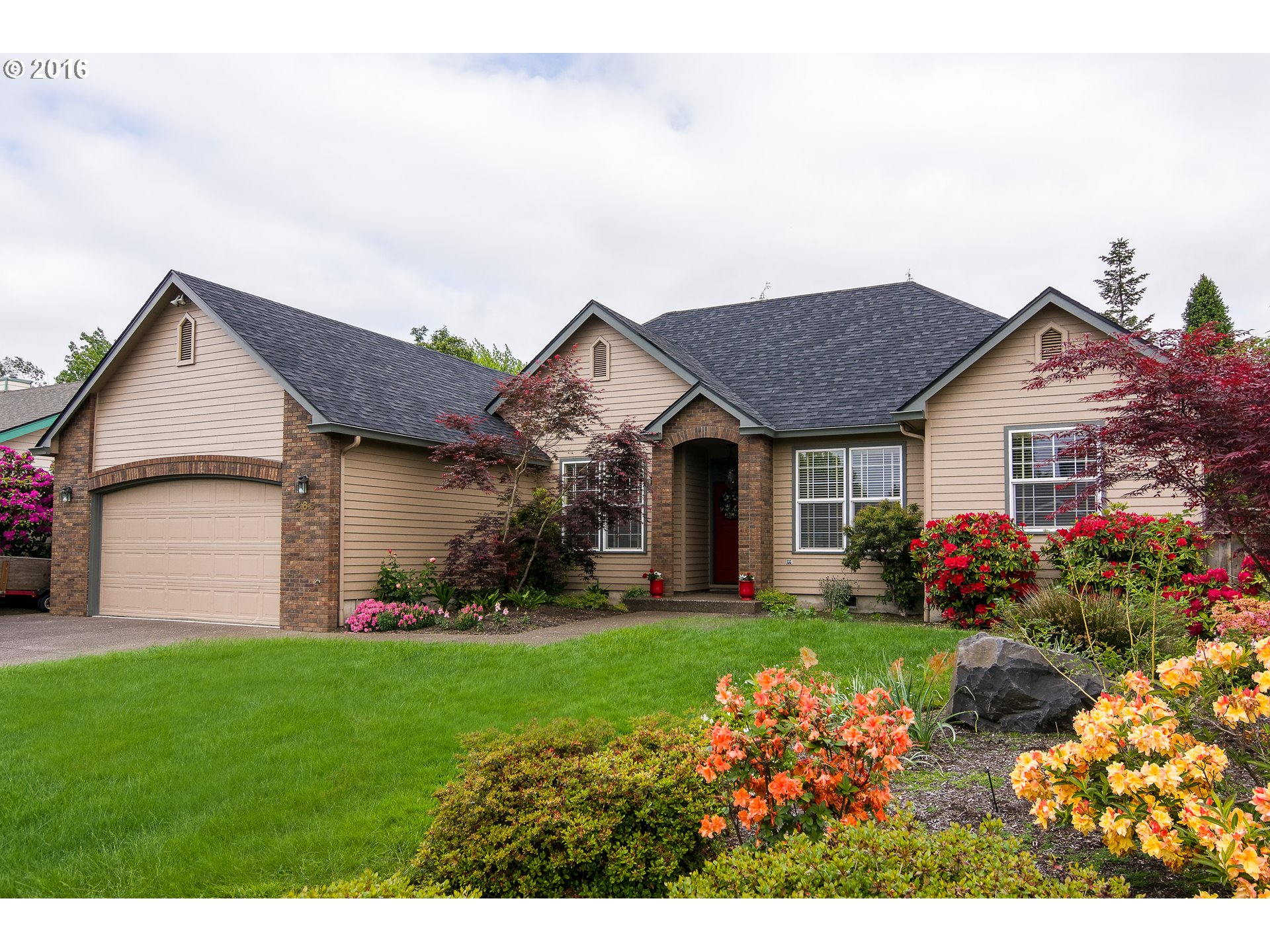 265 Chimney Rock Ln, Eugene, OR 97404 photo 1