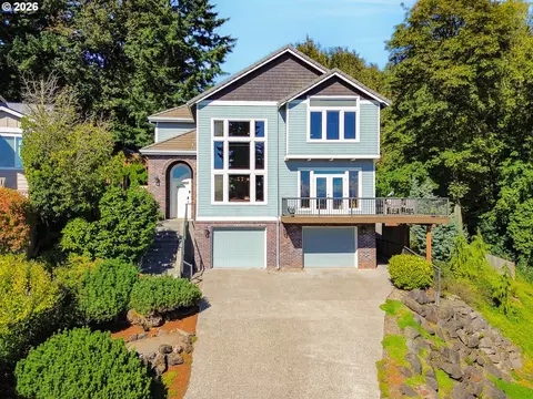 13335 SE Woodland Cir, Happy Valley, OR 97086