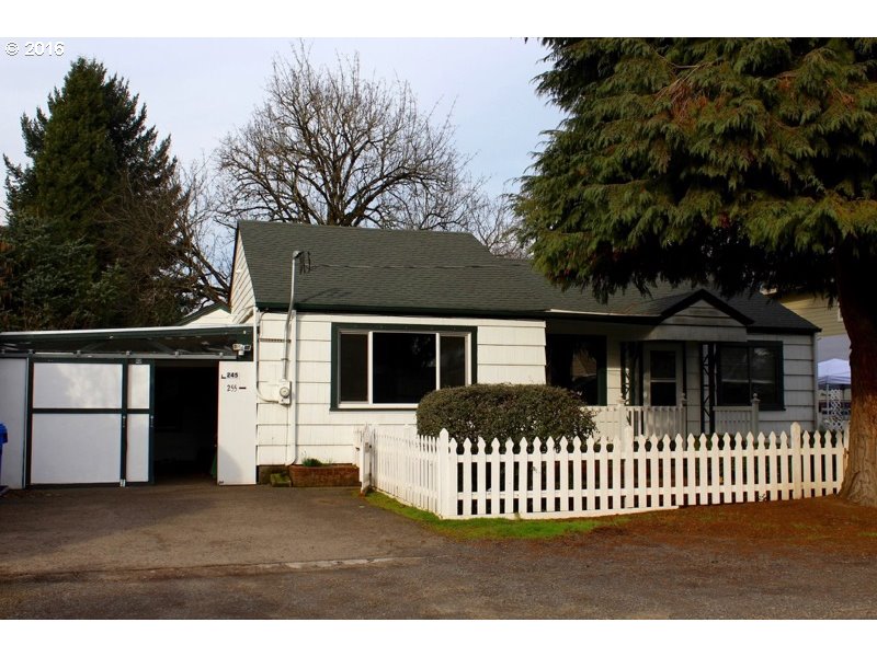 255 W Myoak Dr, Eugene, OR 97404 photo 1