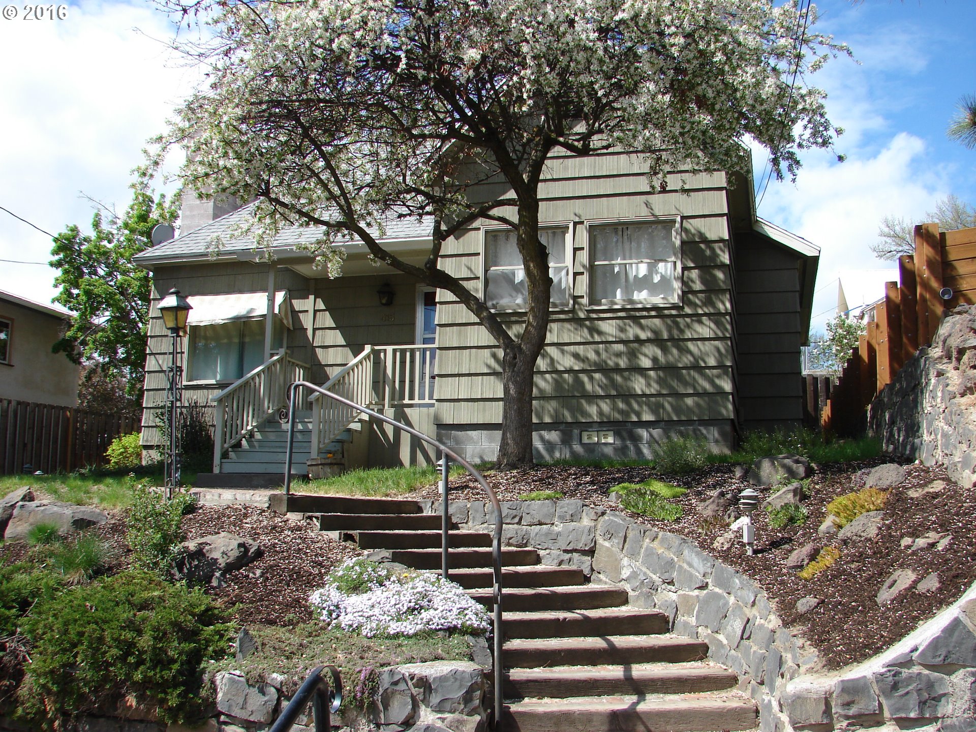 415 NW 4th St, Pendleton, OR 97801 photo 1