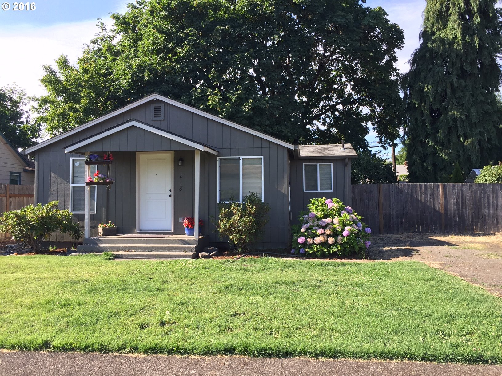 1418 B St, Springfield, OR 97477 photo 1
