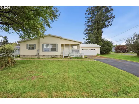 1775 Stover Ln, Myrtle Point, OR 97458
