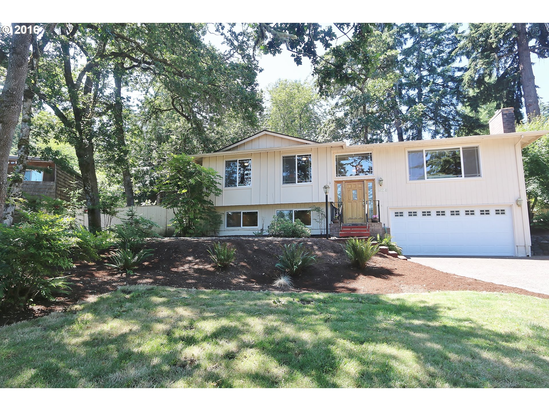 3275 Heather Way, Eugene, OR 97405 photo 1