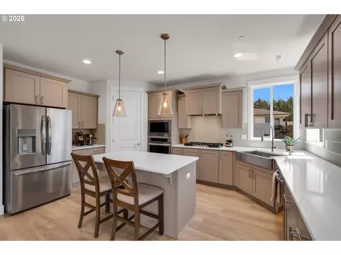 Kitchen - 5432 N 92nd Ave, Camas, WA 98607 photo 1 of 5