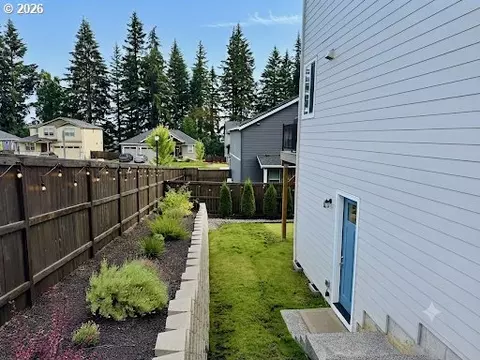 Exterior - 5432 N 92nd Ave, Camas, WA 98607 photo 7 of 8