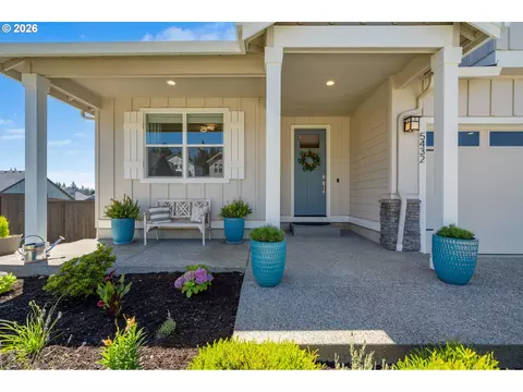 Exterior - 5432 N 92nd Ave, Camas, WA 98607 photo 2 of 8