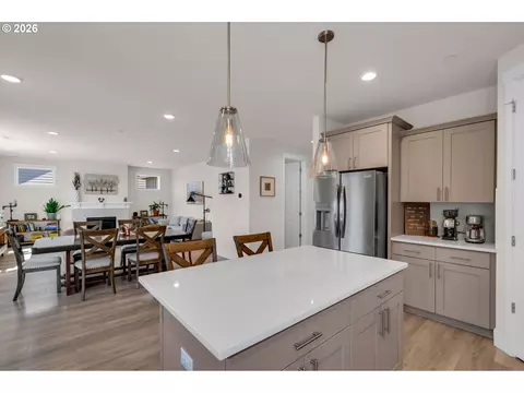 Kitchen - 5432 N 92nd Ave, Camas, WA 98607 photo 2 of 5