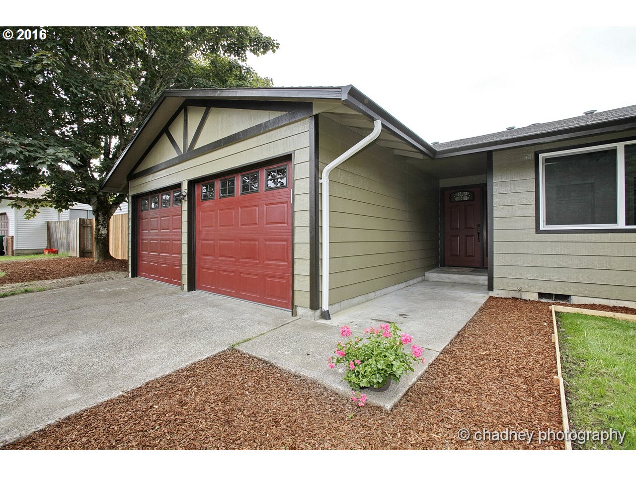 1515 SE Cochran Dr, Gresham, OR 97080 photo 1