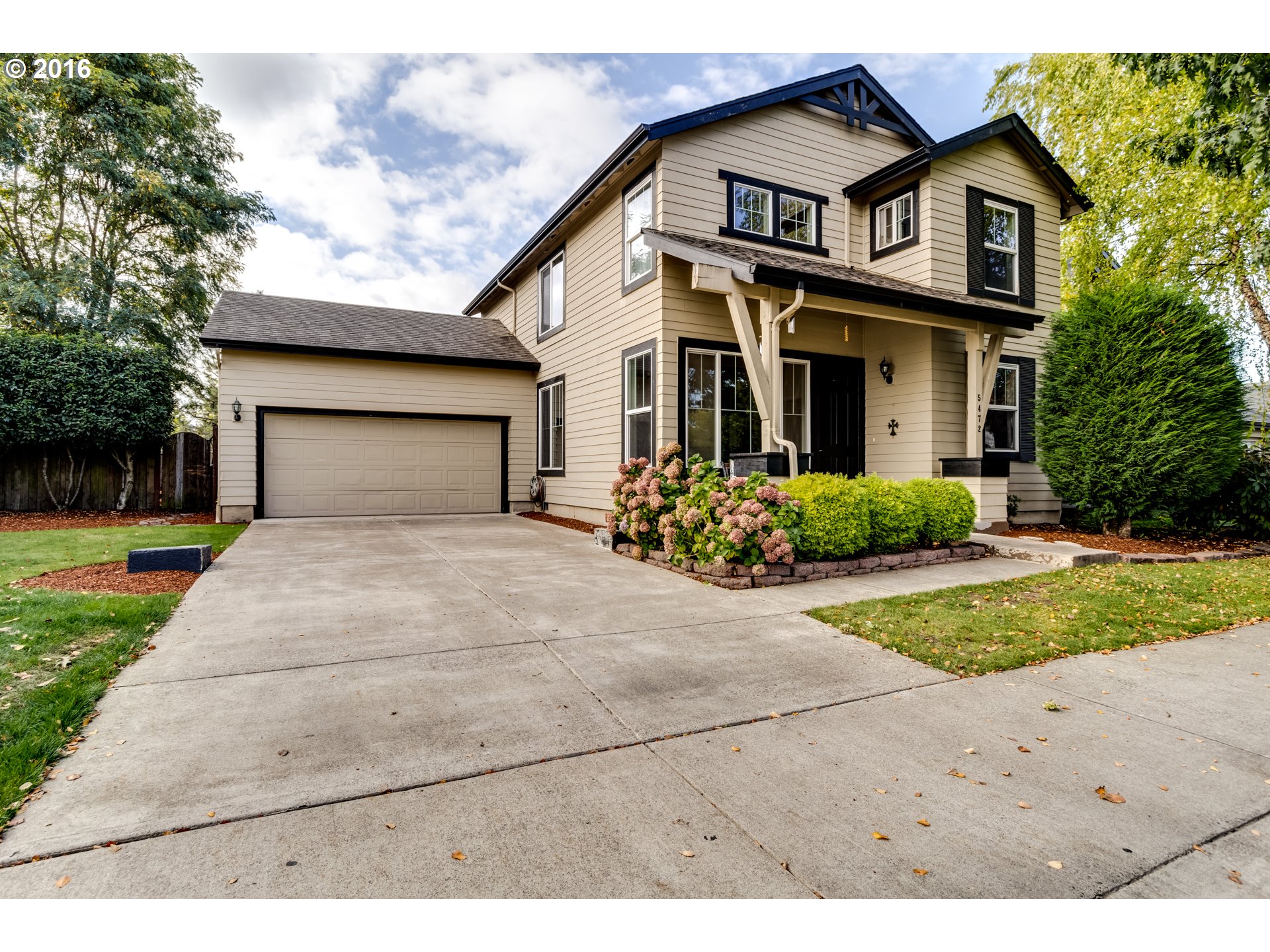5472 Wales Dr, Eugene, OR 97402 photo 1
