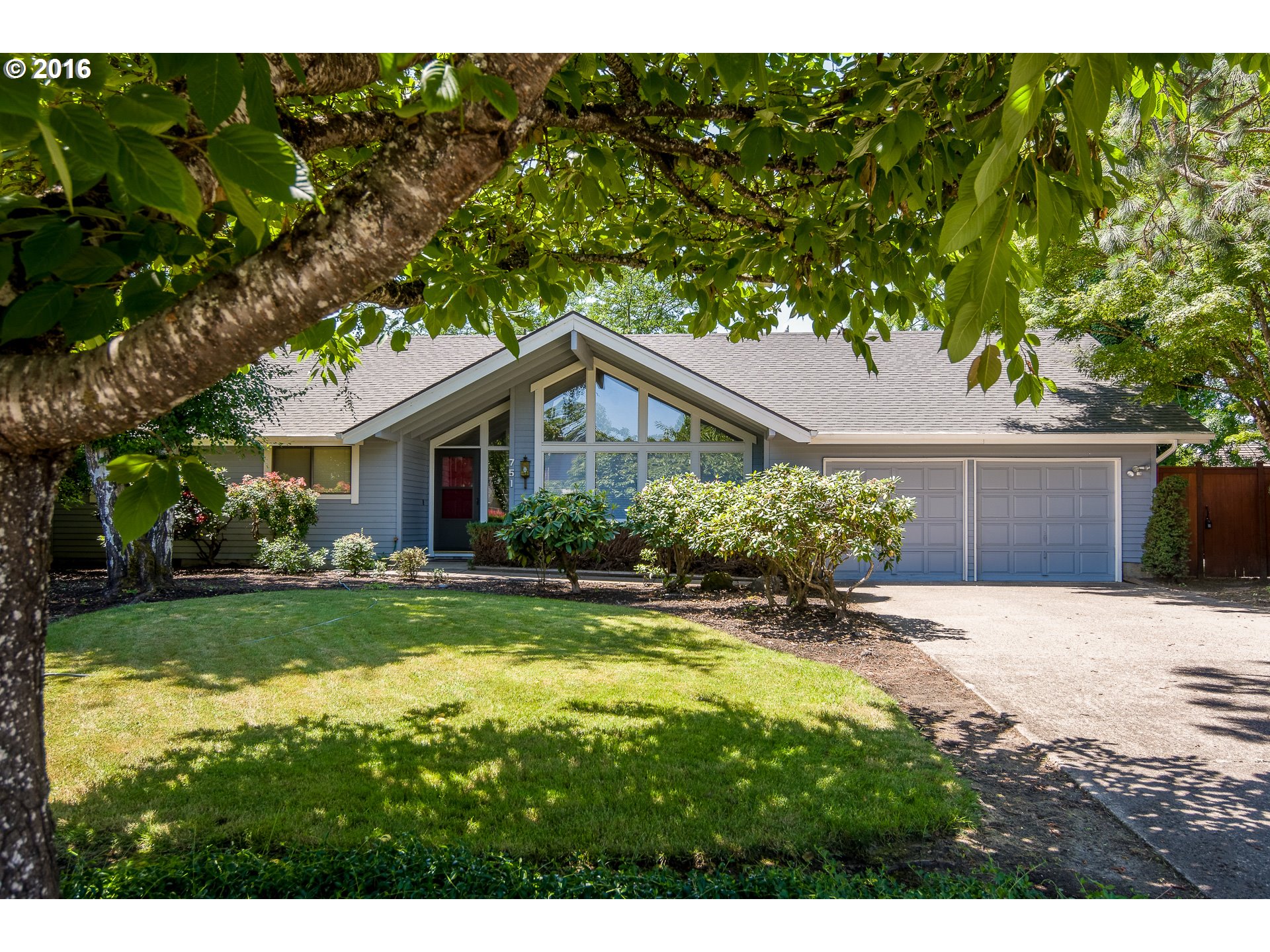 751 Edgemont Way, Springfield, OR 97477 photo 1