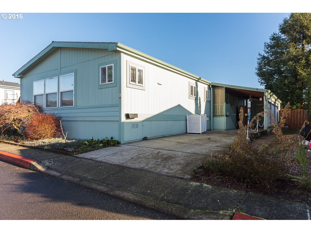 1949 SE Palmquist Rd #125, Gresham, OR 97080 photo 1