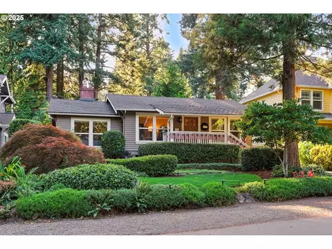 676 9th St, Lake Oswego, OR 97034