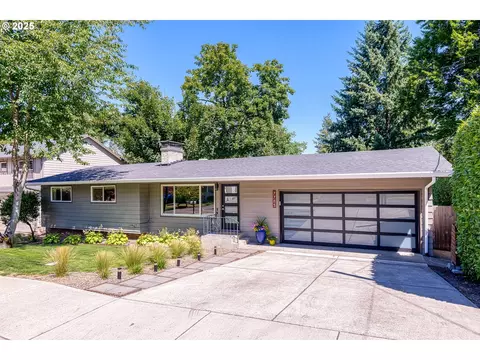 7785 SW Landau St, Portland, OR 97223