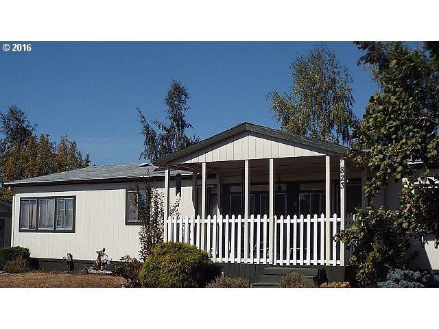 823 E 8th St, Molalla, OR 97038 photo 1