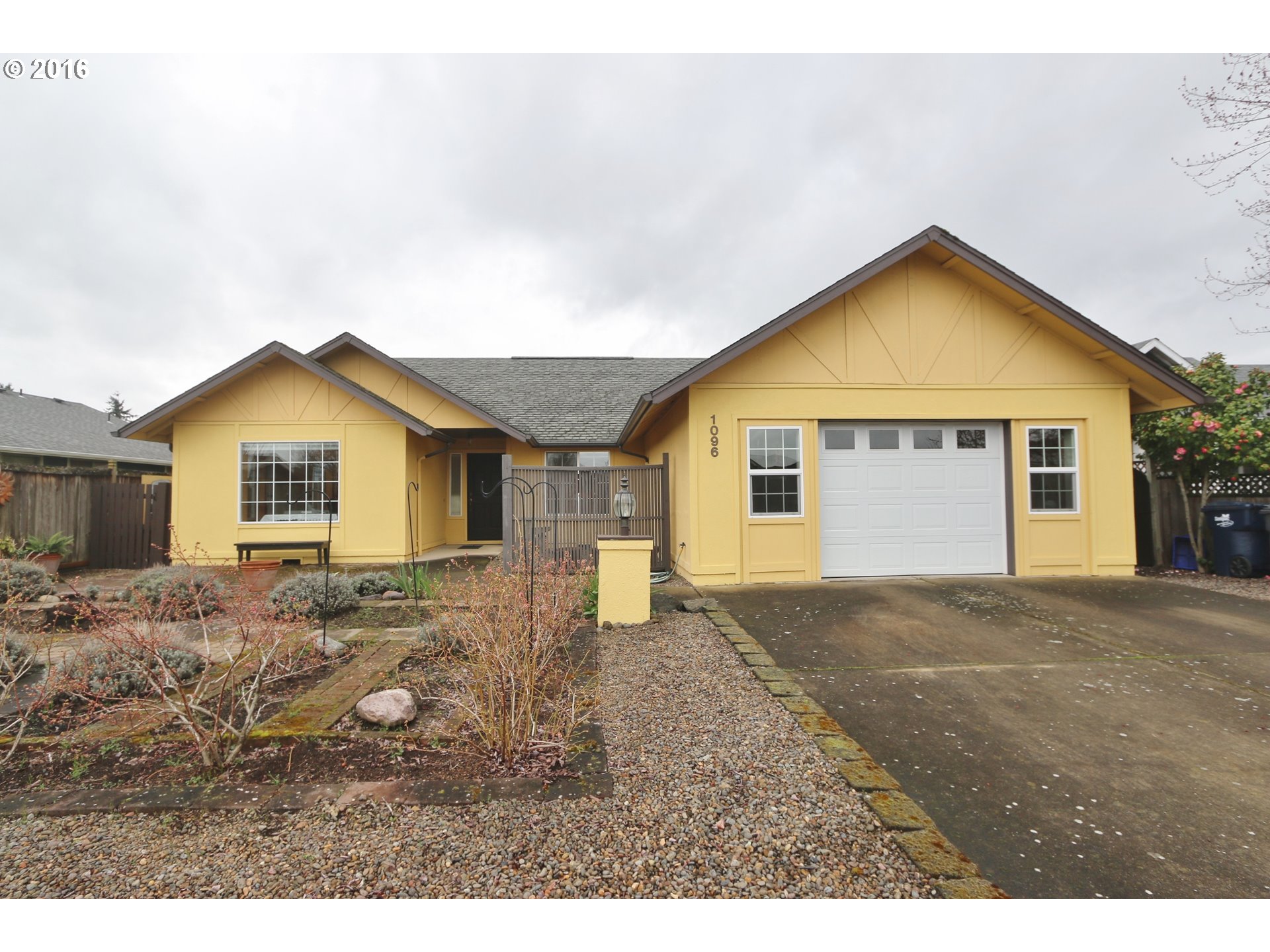 1096 Sheraton Dr, Eugene, OR 97401 photo 1