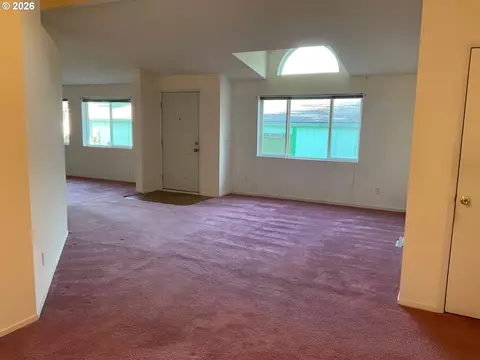 Living - 1949 SE Palmquist Rd #41, Gresham, OR 97080 photo 1 of 8