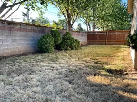 Exterior - 1949 SE Palmquist Rd #41, Gresham, OR 97080 photo 2 of 4