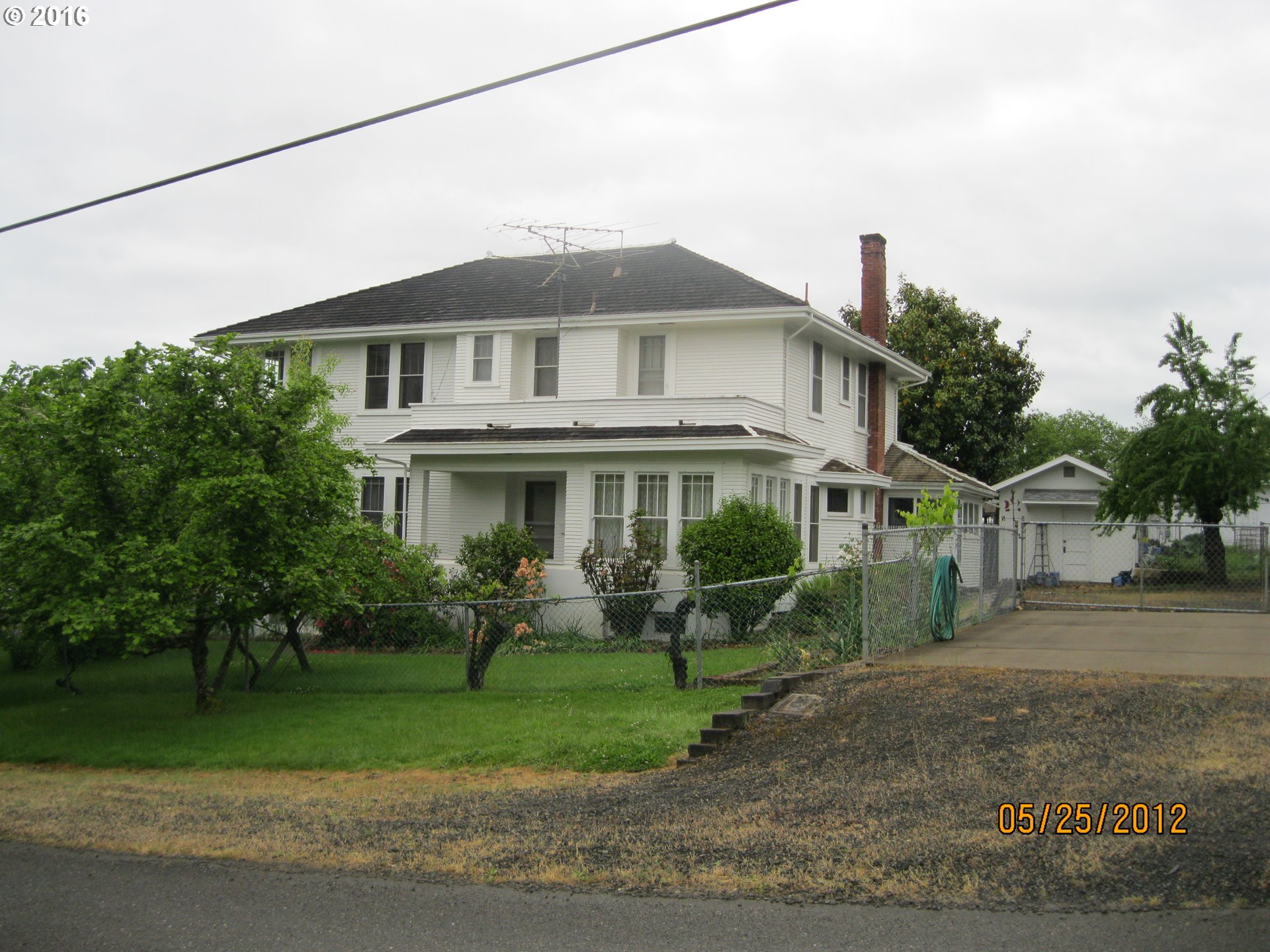185 E Fourth Ave, Sutherlin, OR 97479 photo 1