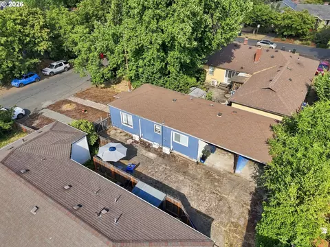 View/Area - 1572 W Broadway, Eugene, OR 97402 photo 3 of 4