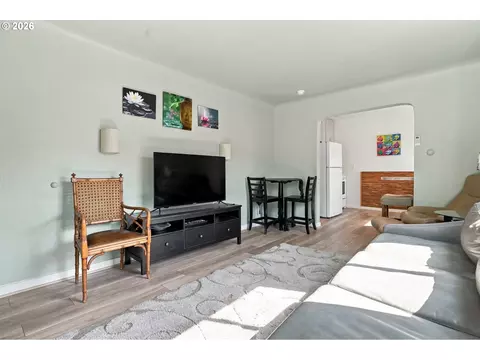 Living - 1572 W Broadway, Eugene, OR 97402 photo 1 of 2